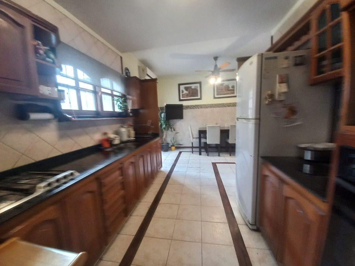 Venta casa 4 amb cochera, pileta Mataderos