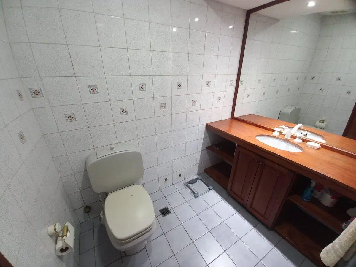 Venta casa 5 amb quincho, patio, cochera Devoto 5