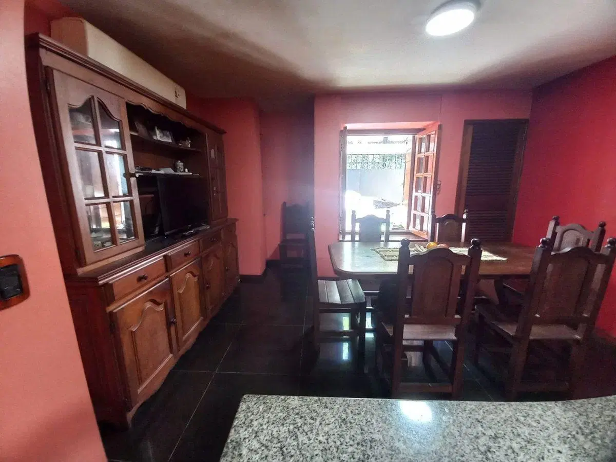 Venta casa 5 amb quincho, patio, cochera Devoto 5