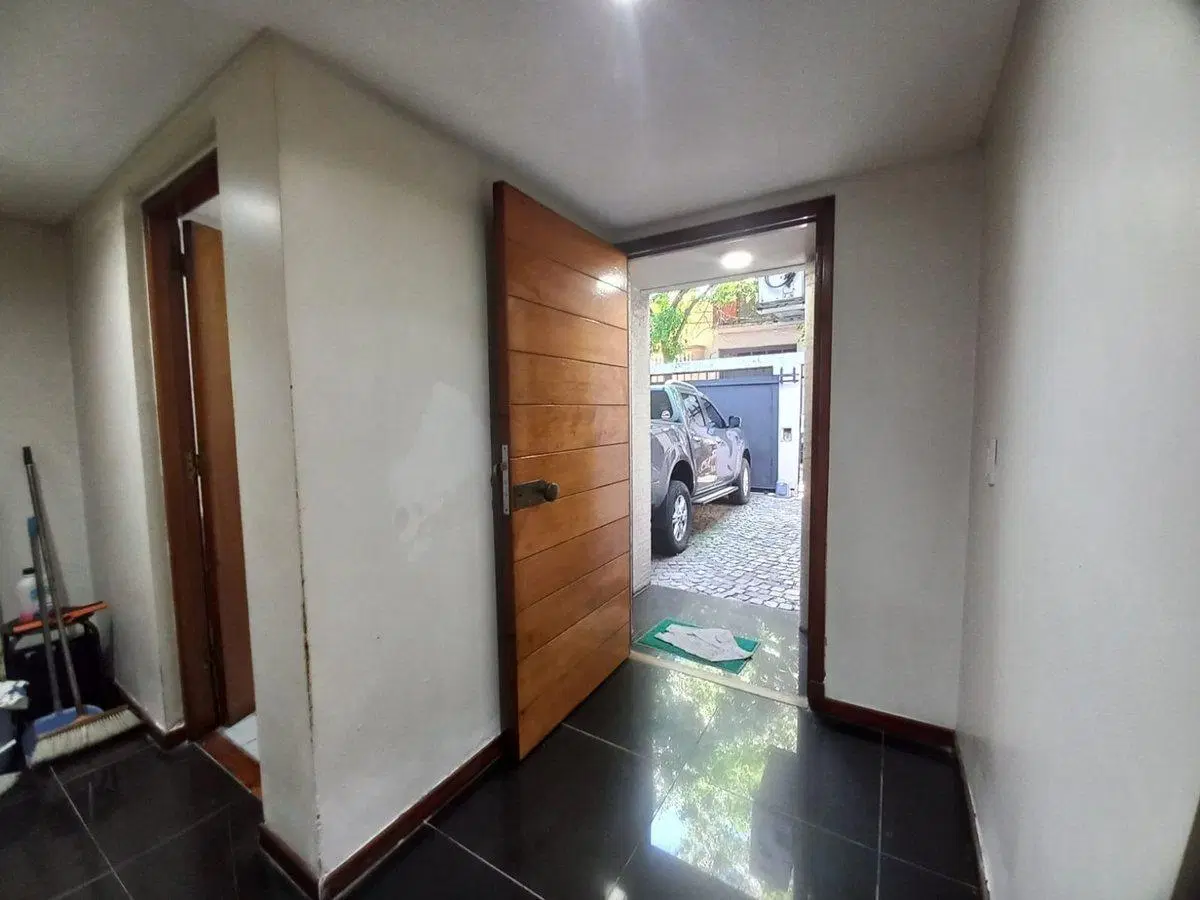 Venta casa 5 amb quincho, patio, cochera Devoto 3