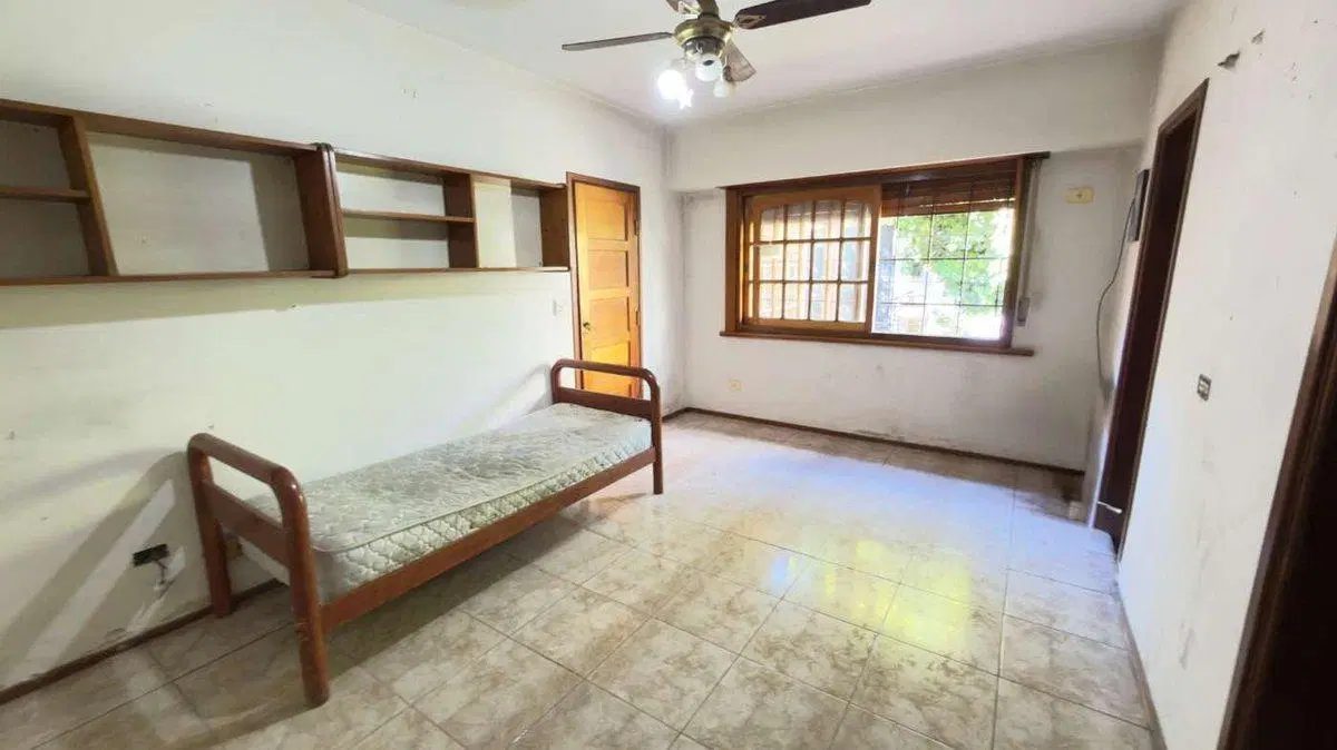 Venta casa a refaccionar en Martinez 5