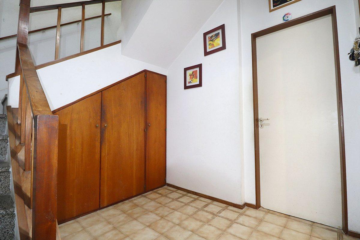 VENTA DEPARTAMENTO TRES AMBIENTES CON COCHERA