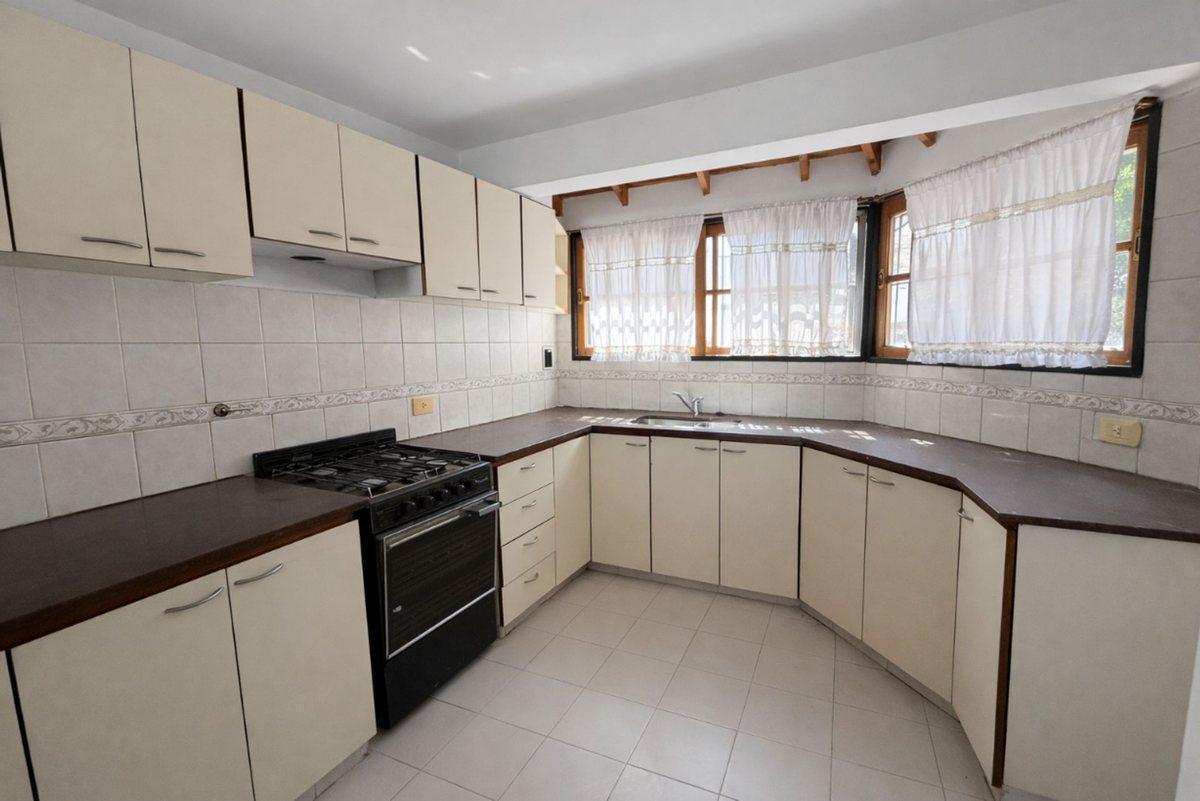 VENTA DÚPLEX 4 AMB AL FRENTE C/ COCHERA SAN MARTIN