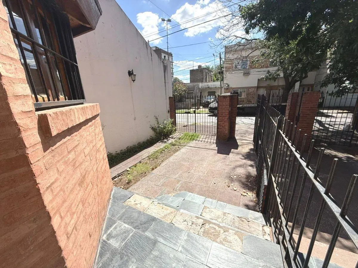 VENTA DÚPLEX 4 AMB AL FRENTE C/ COCHERA SAN MARTIN 5