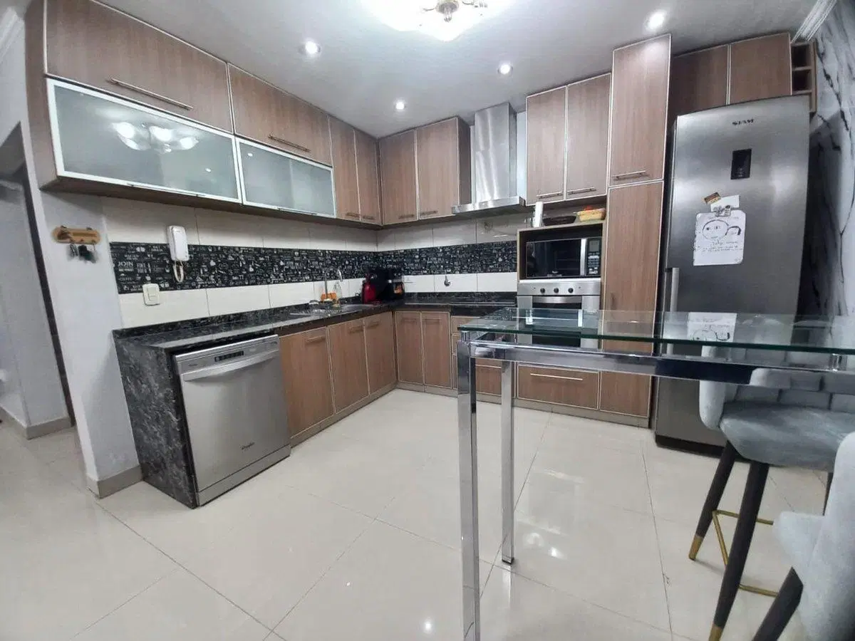 Venta casa cochera, pileta, quincho en Ramos Mejia 4