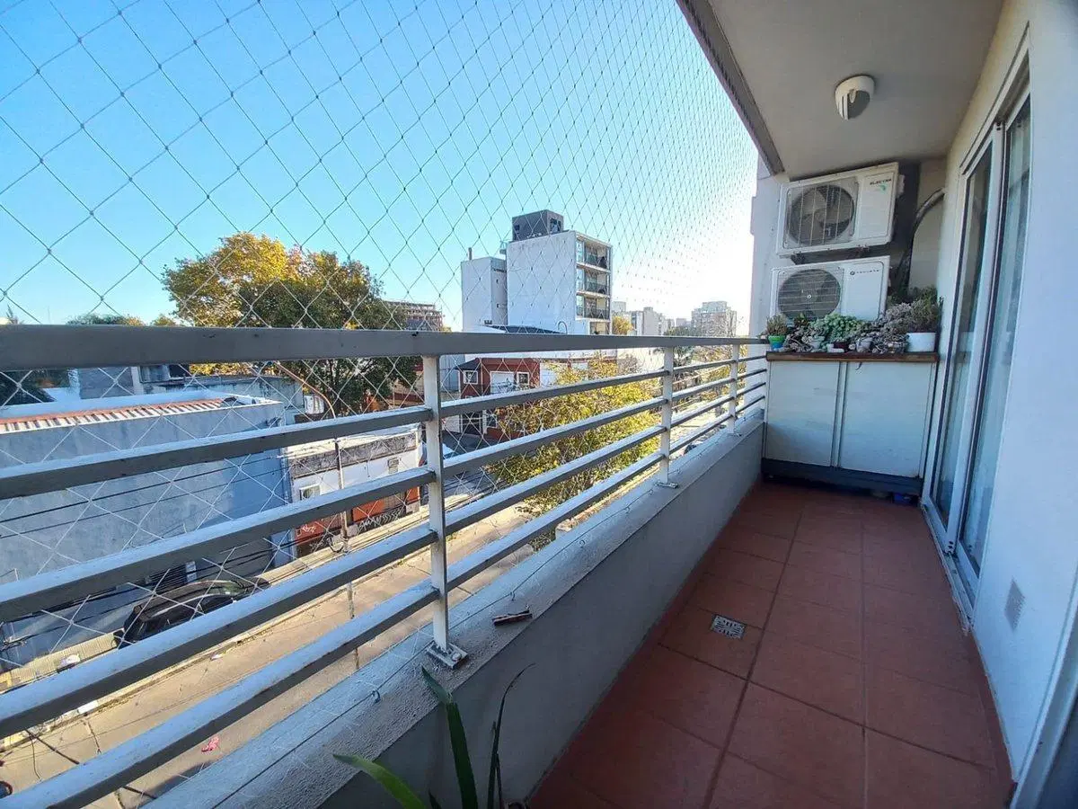 Venta Dpto 2 amb con balcon al frente 5