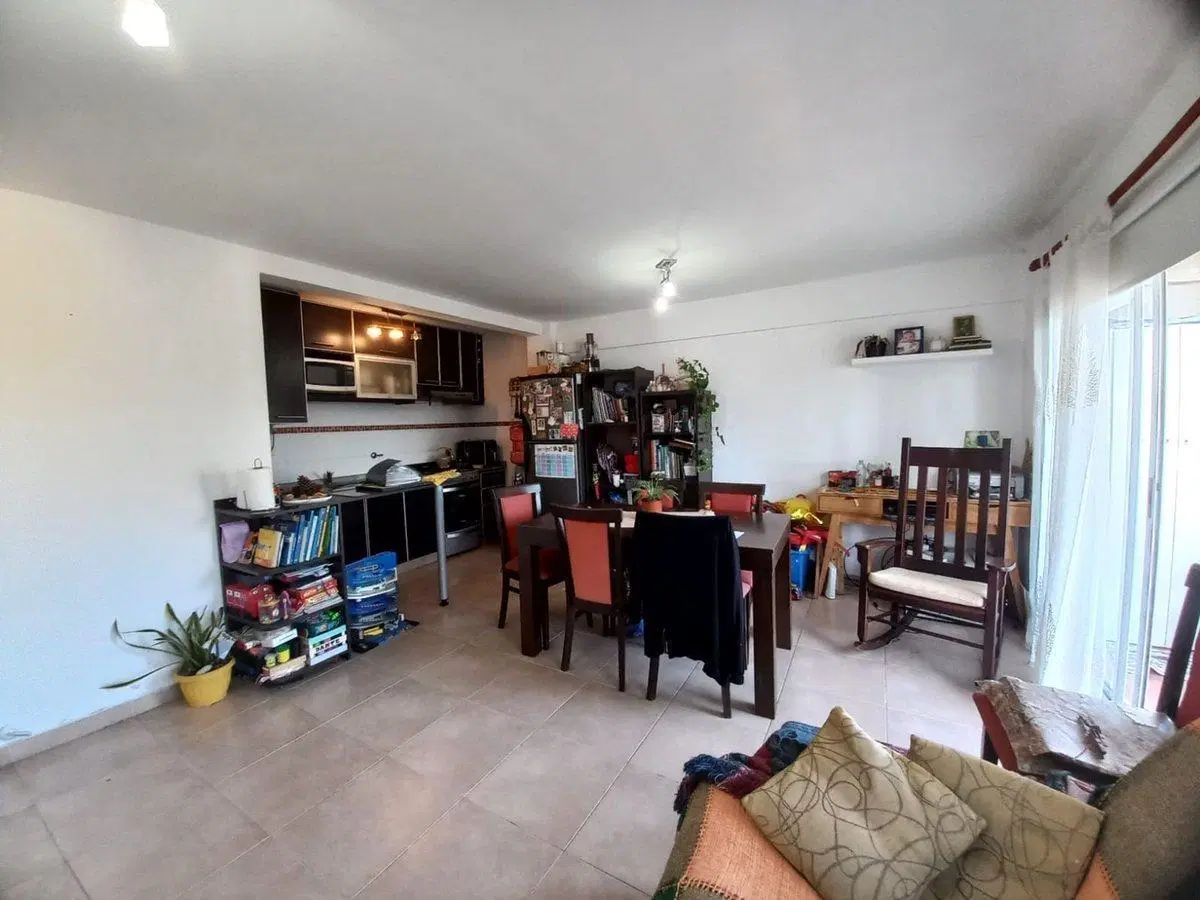 Venta Dpto 2 amb con balcon al frente 2