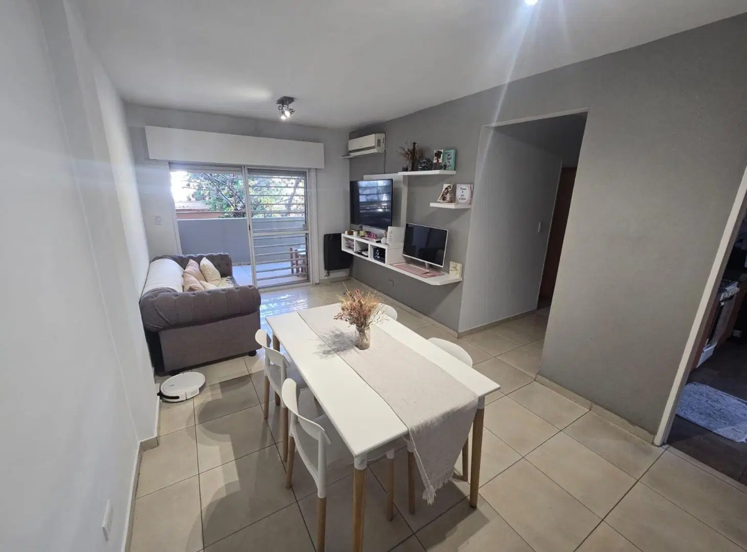 Venta departamento 3 ambientes con Patio y Cochera 2