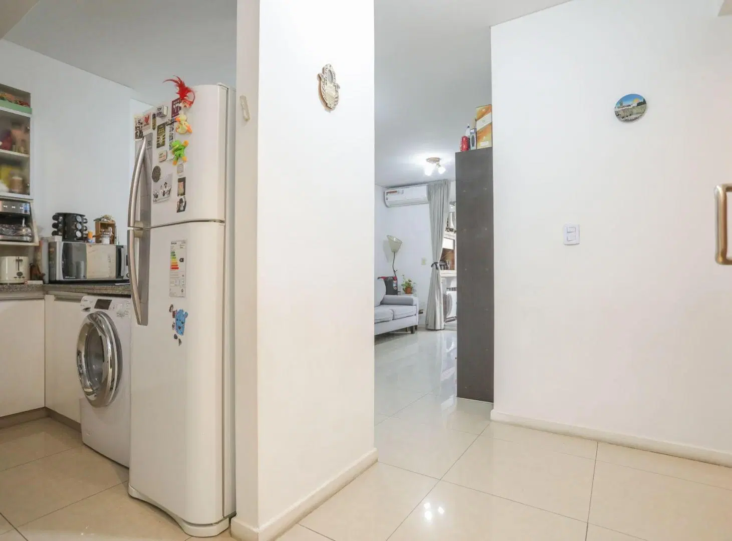VENTA DEPTO 3 AMBIENTES AL FRENTE CON COCHERA 5
