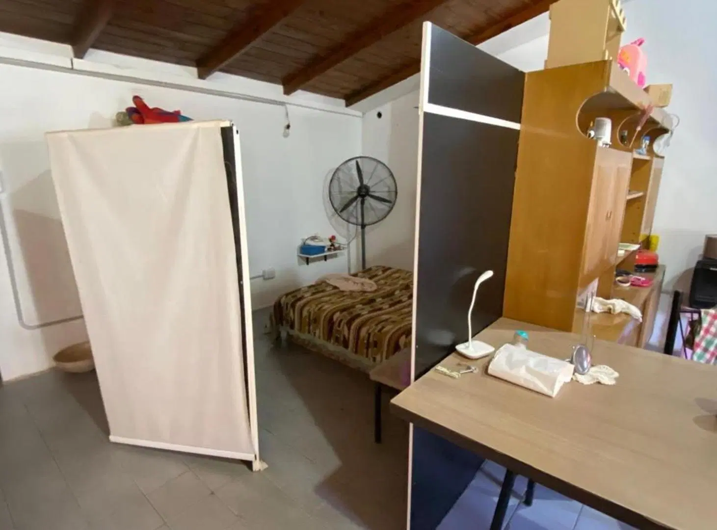 VENTA CASA C/ PATIO + TALLER + 2 LOCALES + COCHERA 4