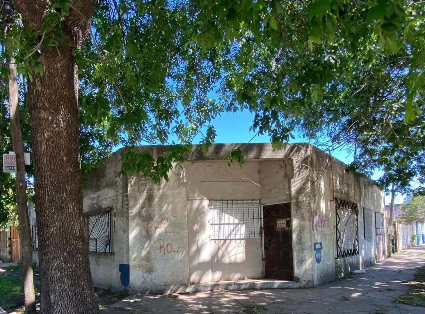 VENTA CASA C/ PATIO + TALLER + 2 LOCALES + COCHERA 3