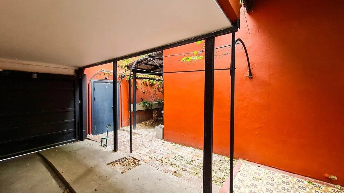 Venta Casa Lote Propio 4 amb, cochera, piscina 4