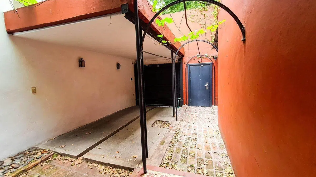 Venta Casa Lote Propio 4 amb, cochera, piscina 5