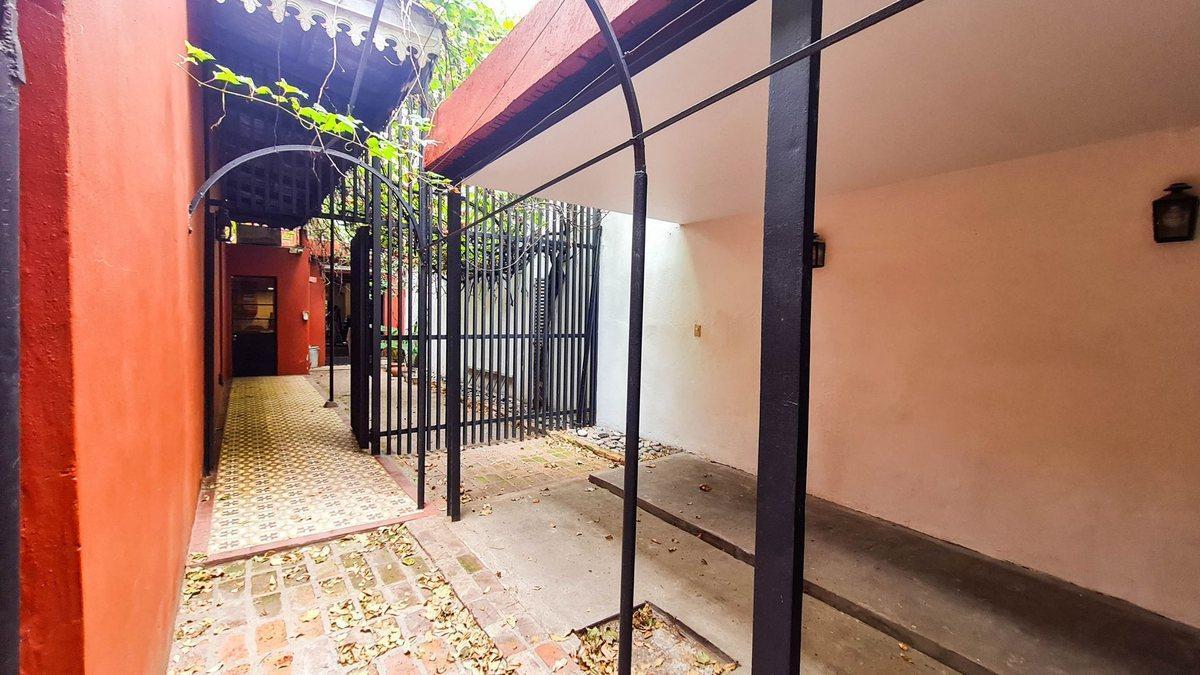Venta Casa Lote Propio 4 amb, cochera, piscina