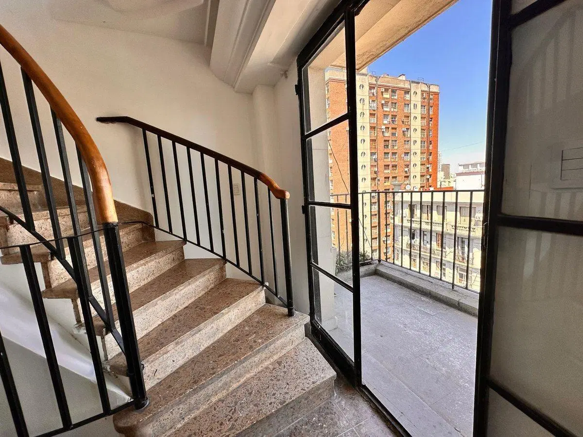VENTA DEPTO. DUPLEX AMUEBLADO 4 AMB C/BALCON 5