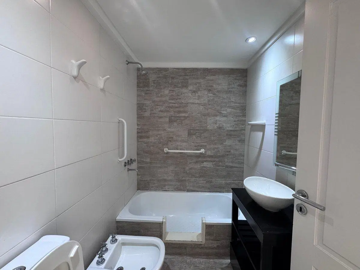 Venta Monoambiente divisible patio V Pueyrredon 5
