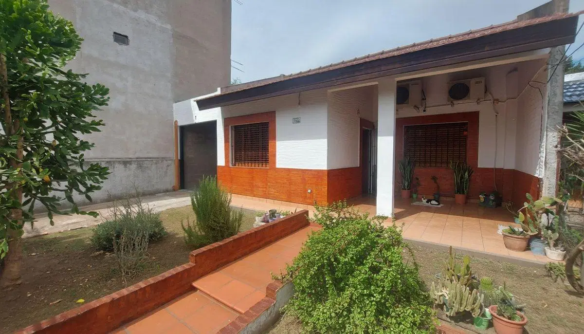 CASA 4 AMBIENTES GARAGE GALERIA QUINCHO PARRILLA 3