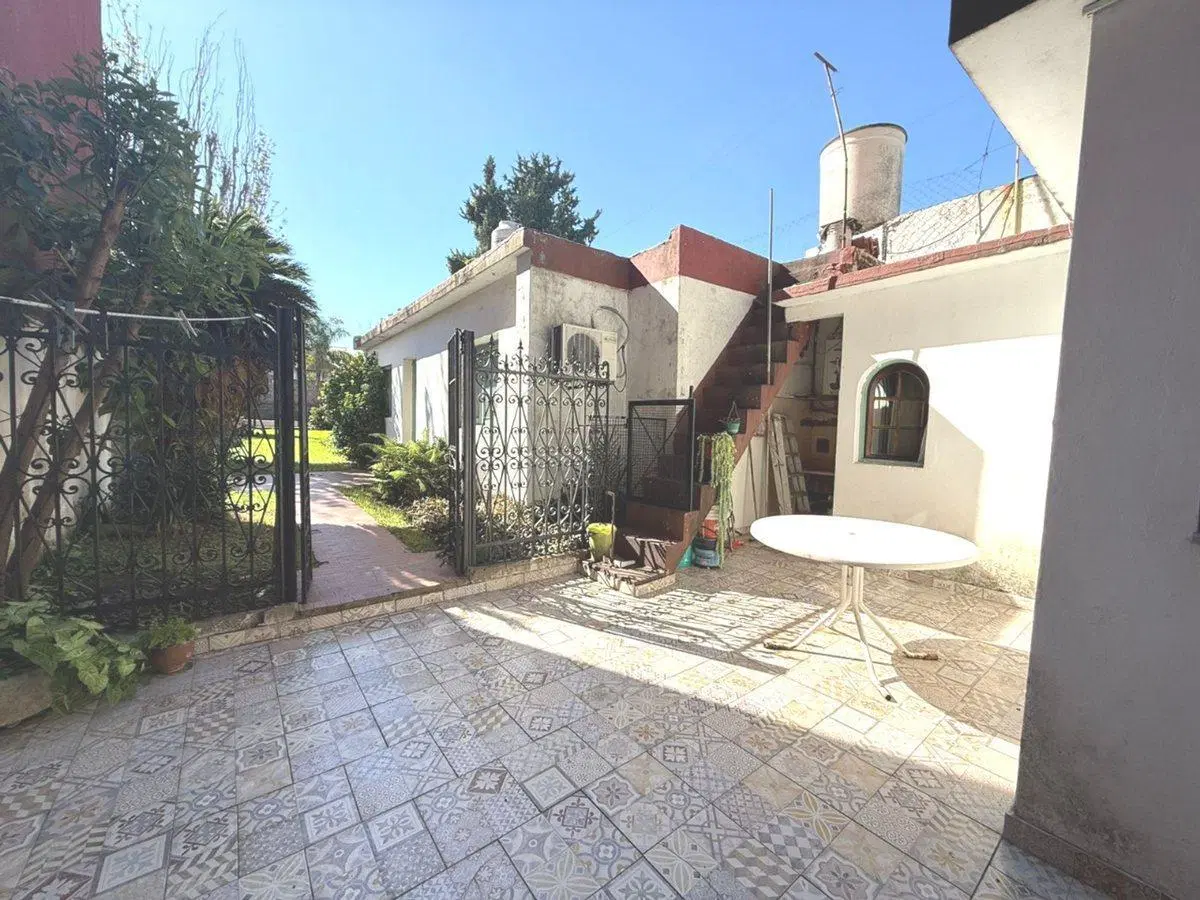 VENTA CASA 2P PARQUE, QUINCHO Y PILETA V BALLESTER 3