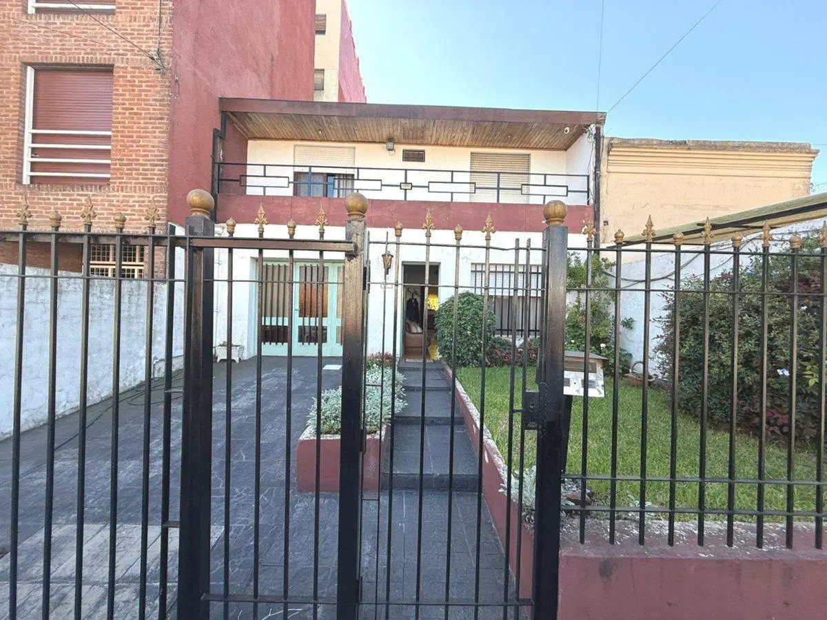 VENTA CASA 2P PARQUE, QUINCHO Y PILETA V BALLESTER 4