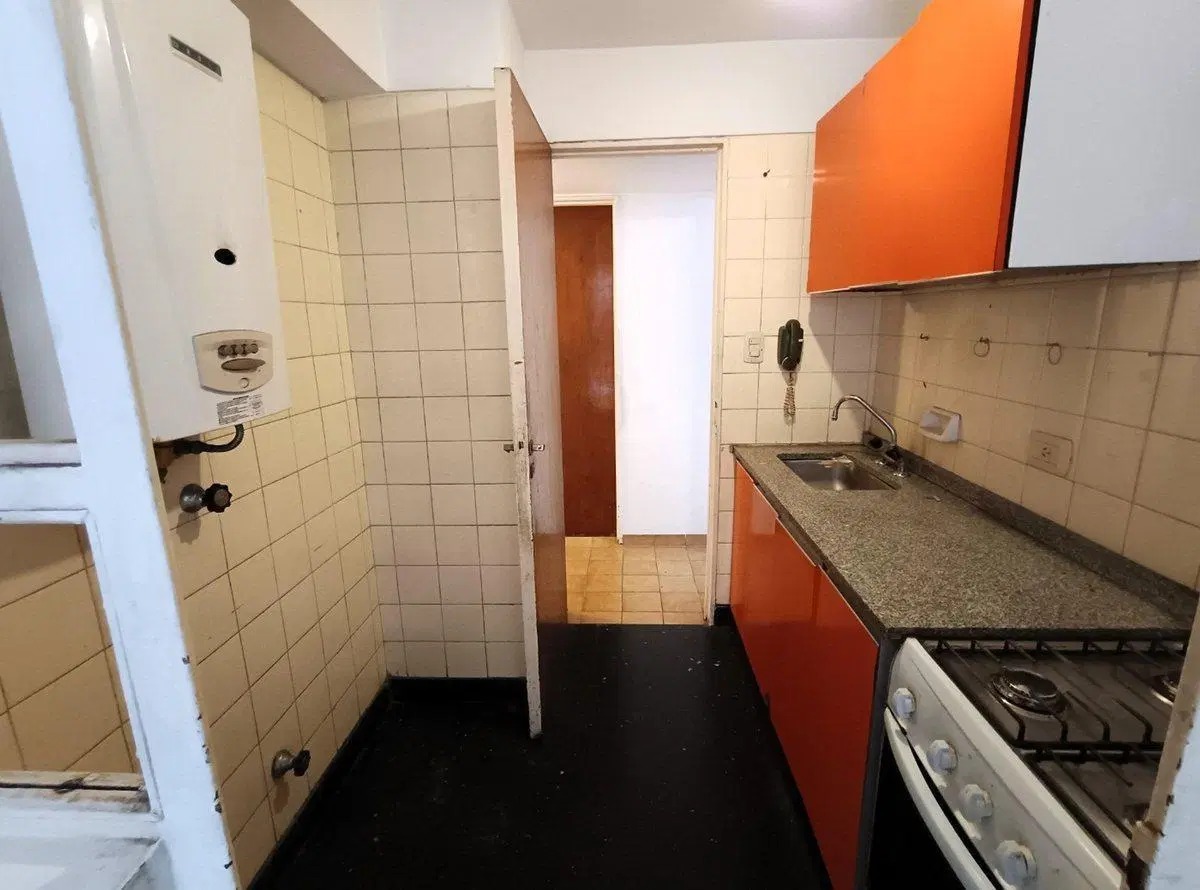 Departamento 3 ambientes con balcon en Coghlan 4