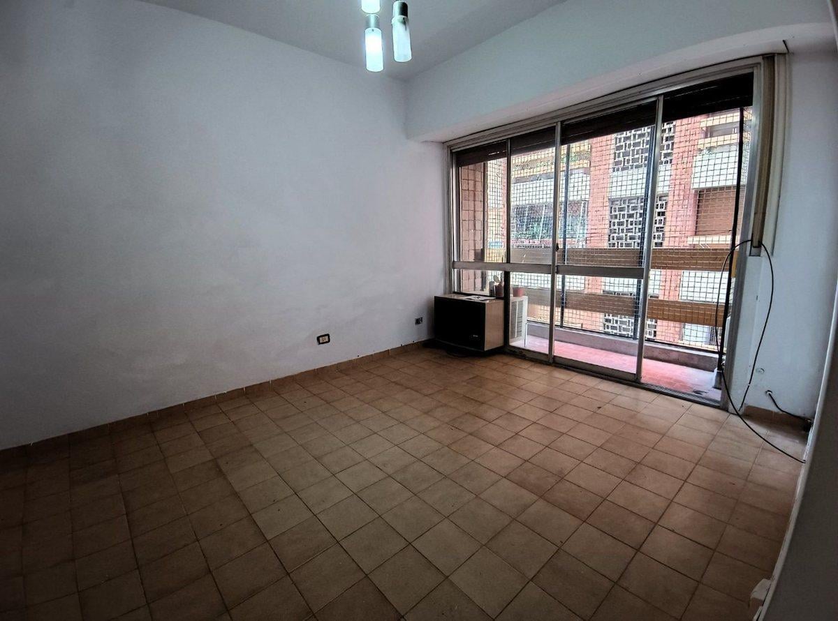 Departamento 3 ambientes con balcon en Coghlan
