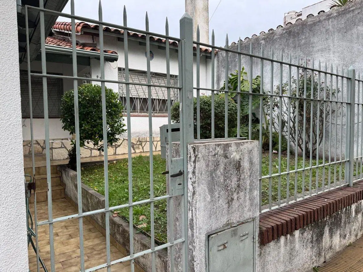 Venta Casa Moron Norte 4