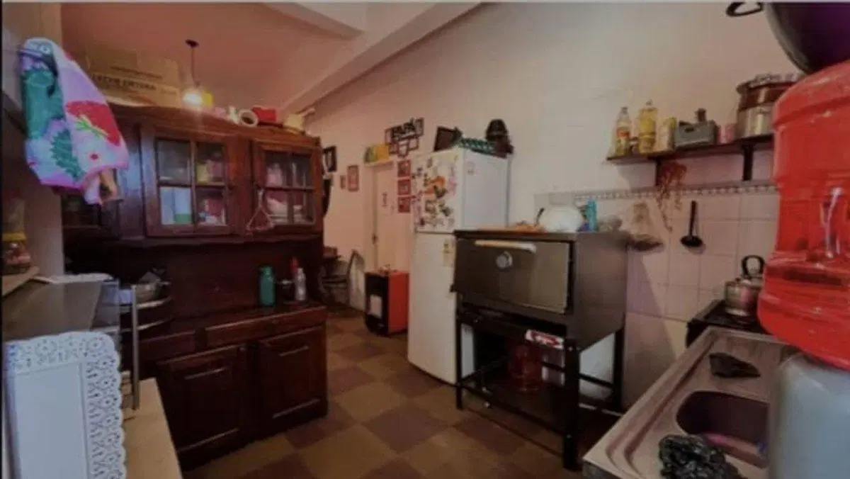 Venta casa de 6 amb.entrada auto y amplio terreno 5