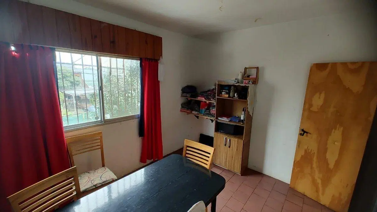 Venta casa de 6 amb.entrada auto y amplio terreno 4