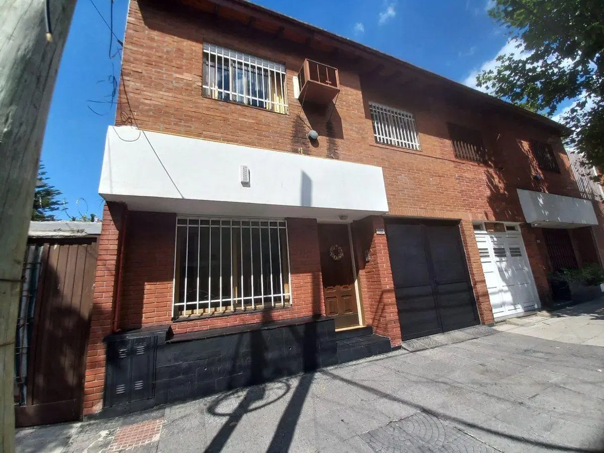 Venta ph 4 ambientes cochera y patio Saenz Peña 4