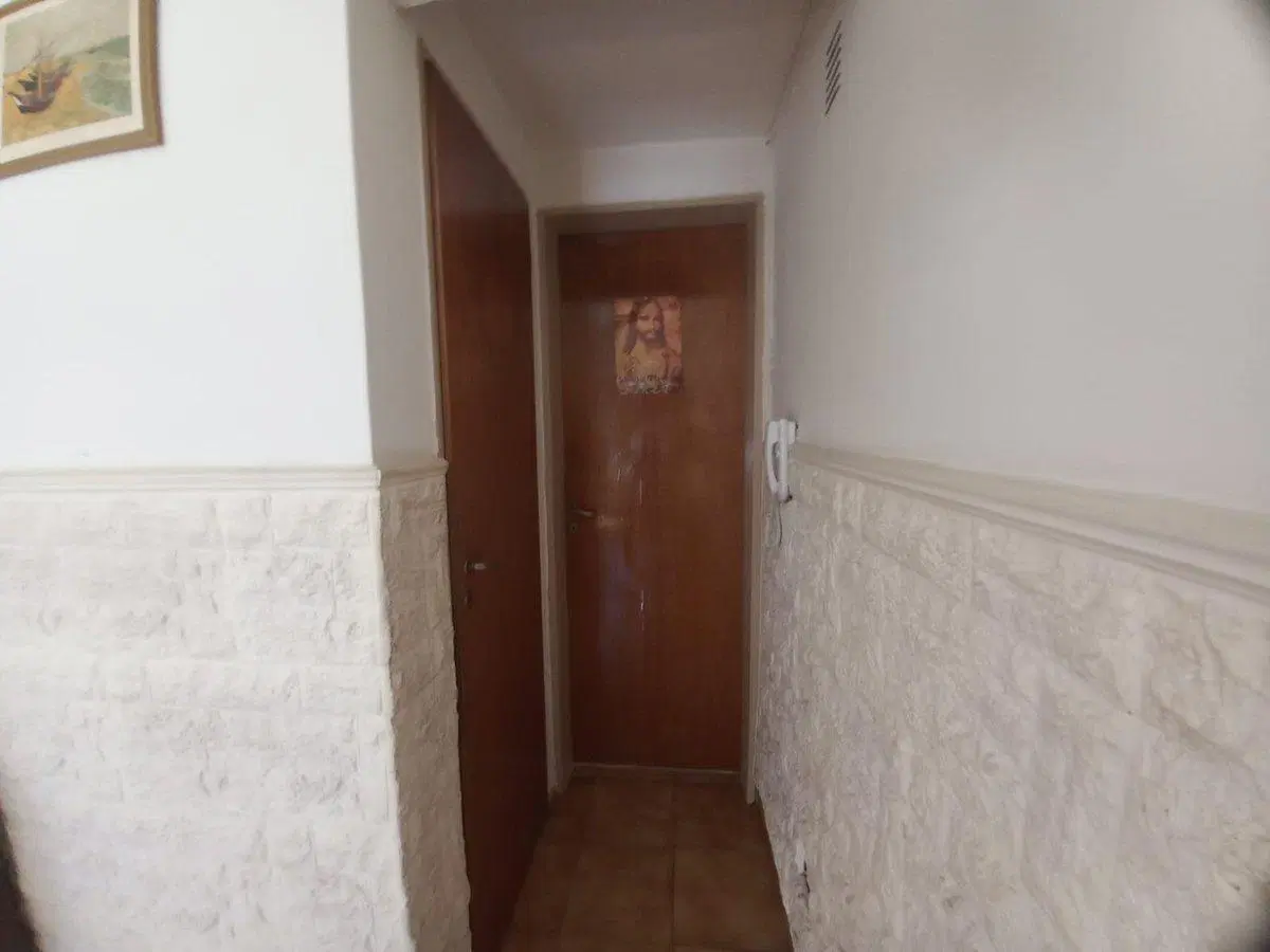 Venta ph 4 ambientes cochera y patio Saenz Peña 5