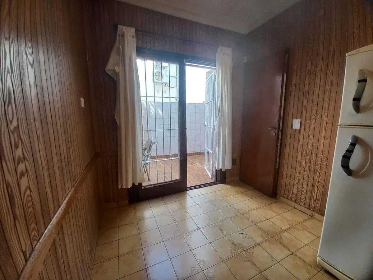 Venta ph 4 ambientes cochera y patio Saenz Peña 4