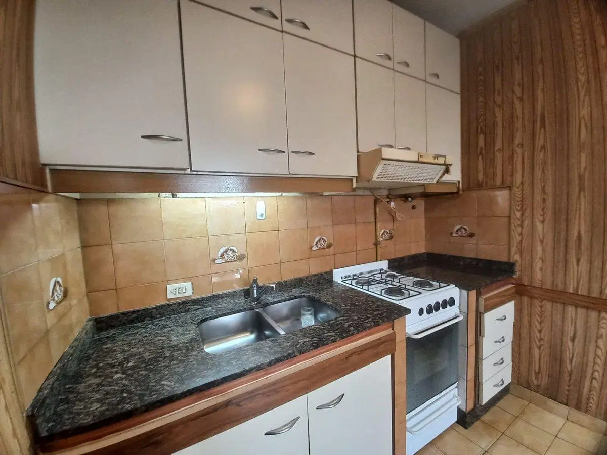 Venta ph 4 ambientes cochera y patio Saenz Peña 3