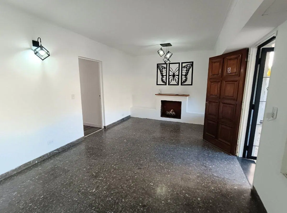 Casa 5 ambientes con depto 2 ambientes V Lynch 5