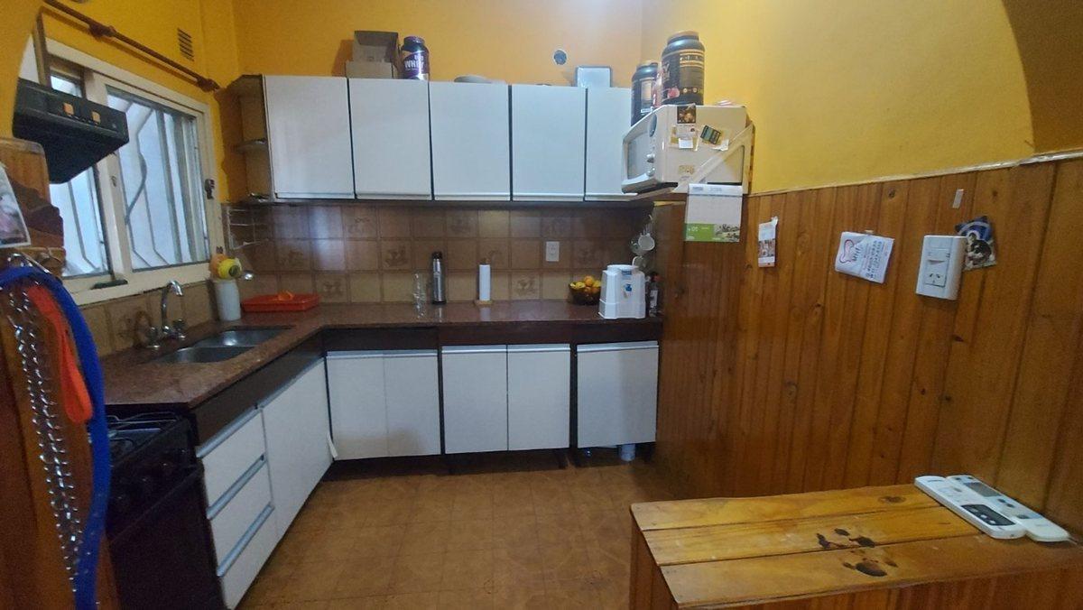 Foto de CASA MULTIFAMILIAR LOCAL EN ESQUINA GARAJES GALPÓN, imagen 3