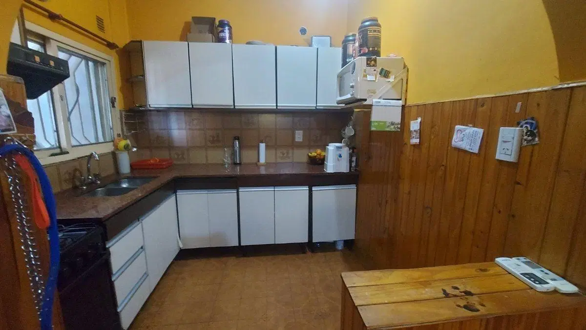 CASA MULTIFAMILIAR LOCAL EN ESQUINA GARAJES GALPÓN 3