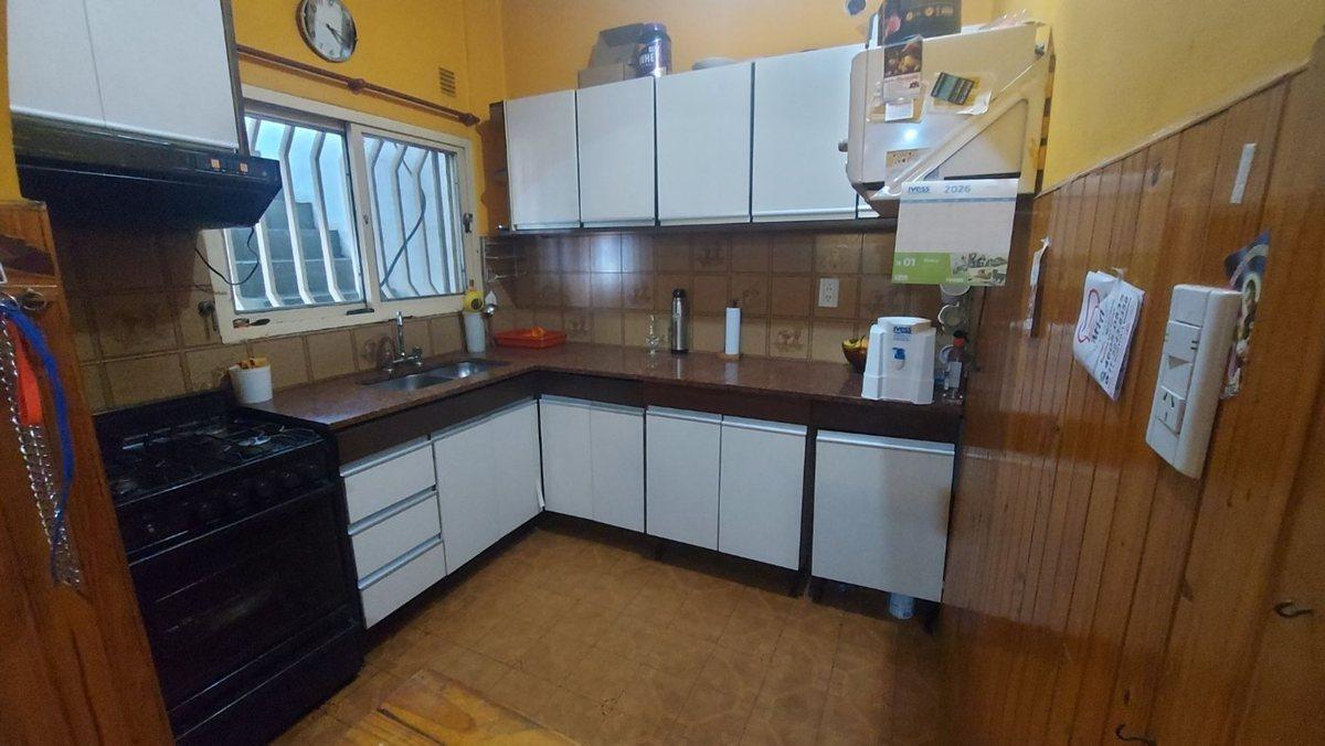 Foto de CASA MULTIFAMILIAR LOCAL EN ESQUINA GARAJES GALPÓN, imagen 4