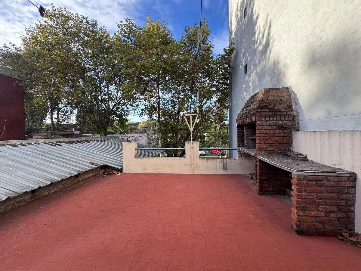 Venta Casa 4 ambientes con terraza en Parque Chas 3