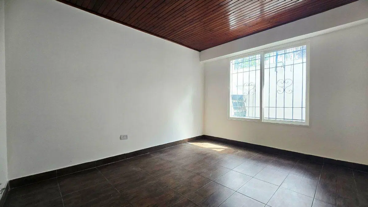Venta PH 2 ambientes con patio, planta baja Munro 3