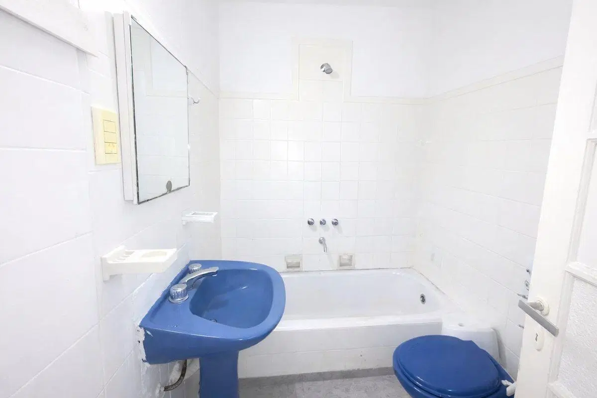 VENTA PH A REFACCIONAR MAS LOCAL EN VILLA LURO 5