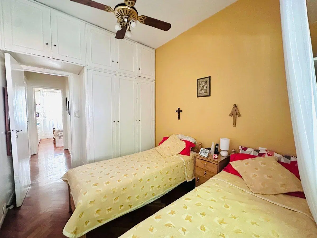 VENTA TRES AMBIENTES CON BALCÓN COCHERA SAAVEDRA 5