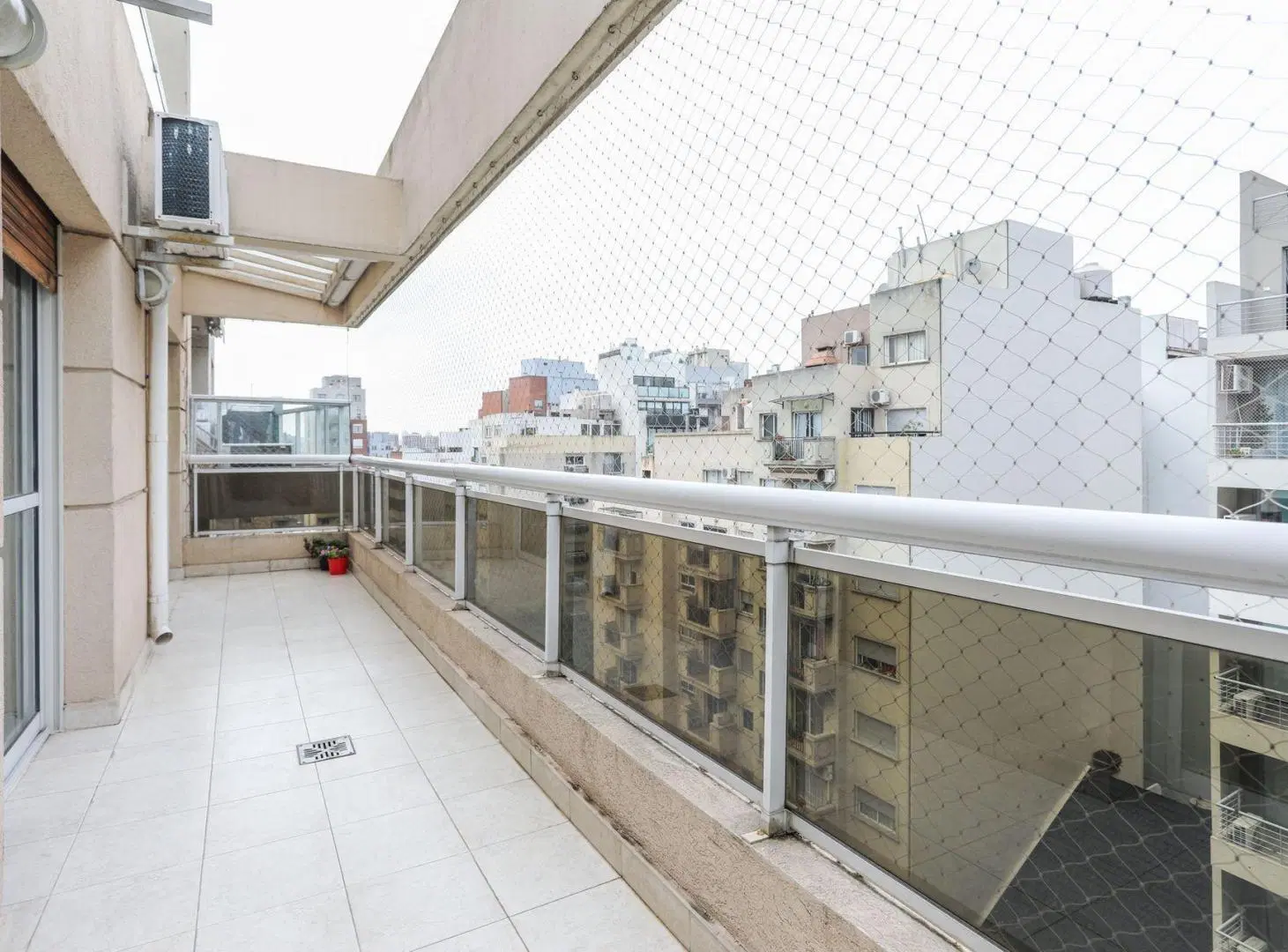 Venta depto. 3 ambientes con coch. Villa Urquiza 3