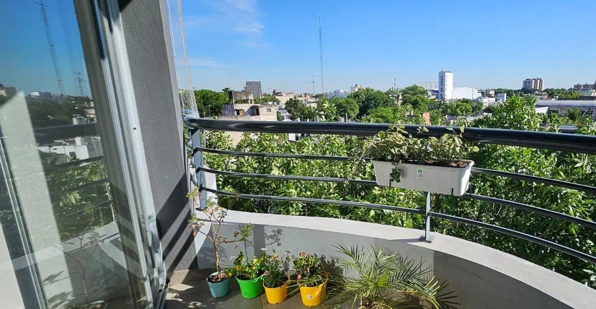 Monoambiente con Balcón - Hermosa y luminosa vista 2
