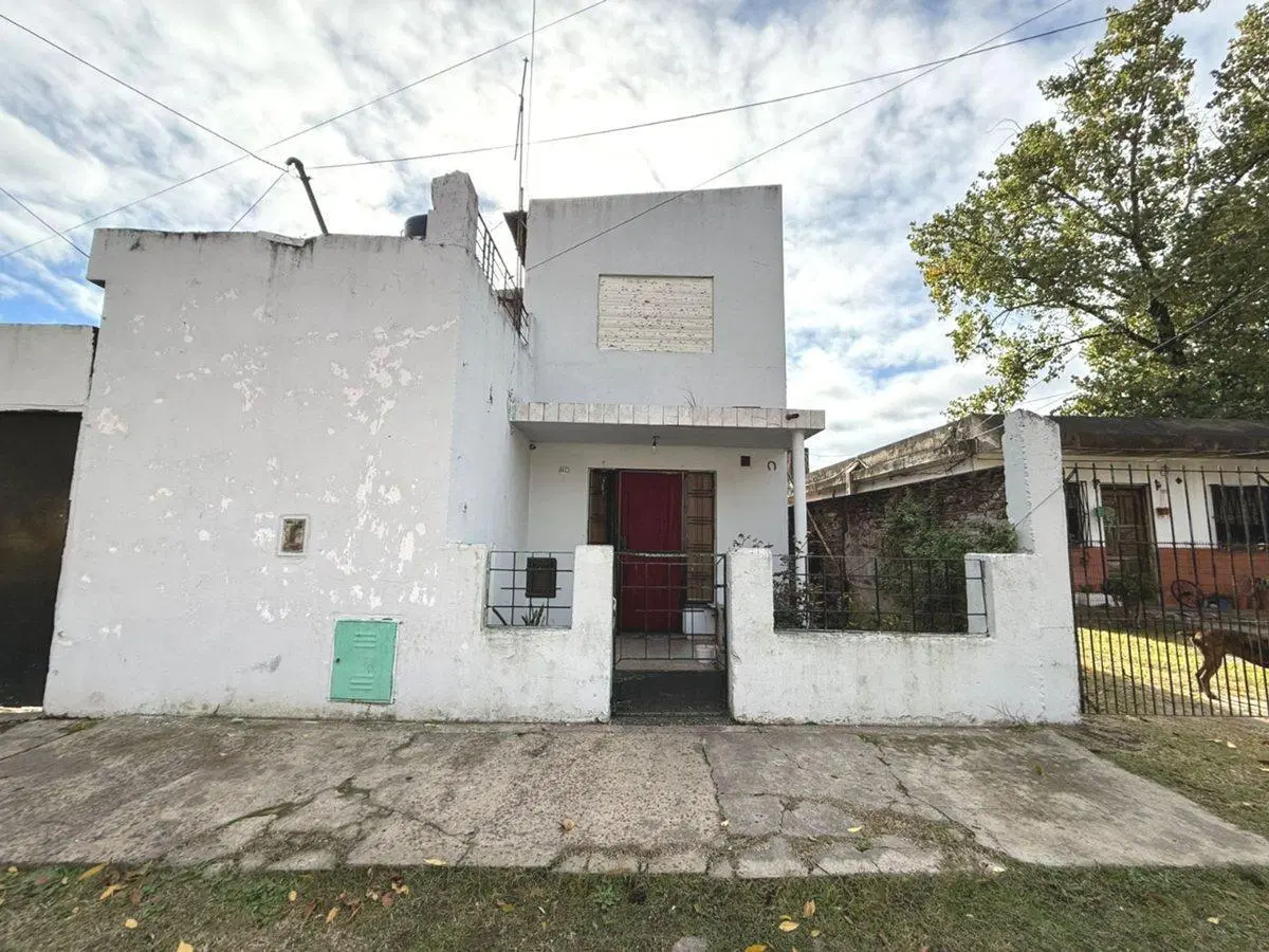 CASA TIPO PH 4 AMB CON GALPON -. LOMA HERMOSA 5