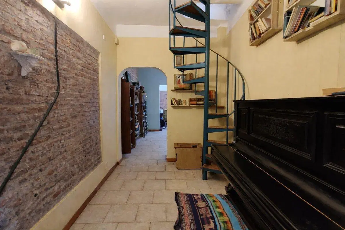 VENTA PH PLANTA BAJA-PATIO-TERRAZA -QUINCHO 2