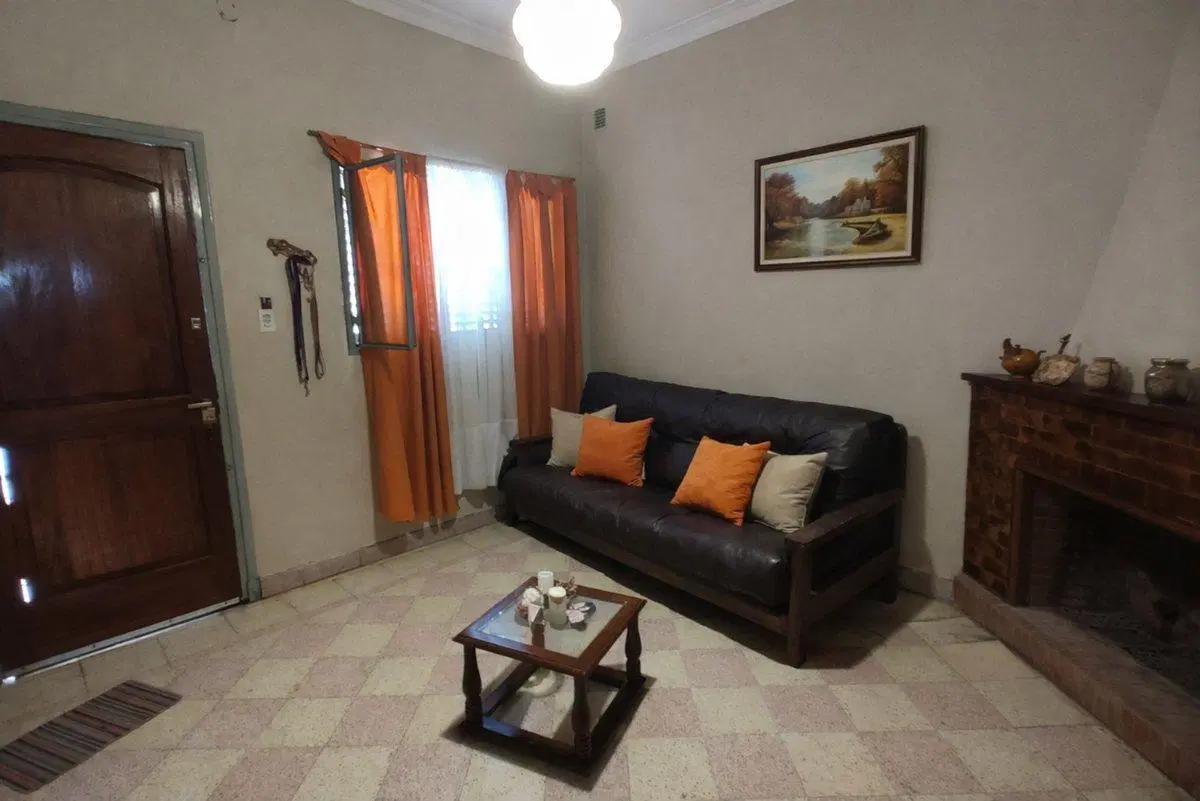 VENTA CASA 4 AMB EN BARRIO SAN BERNARDO LUJAN 2