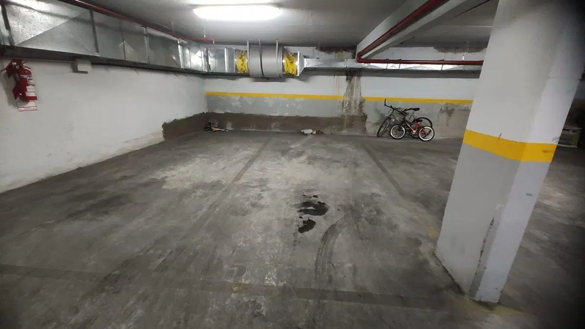 Cochera cubierta en Venta en Villa del Parque 4