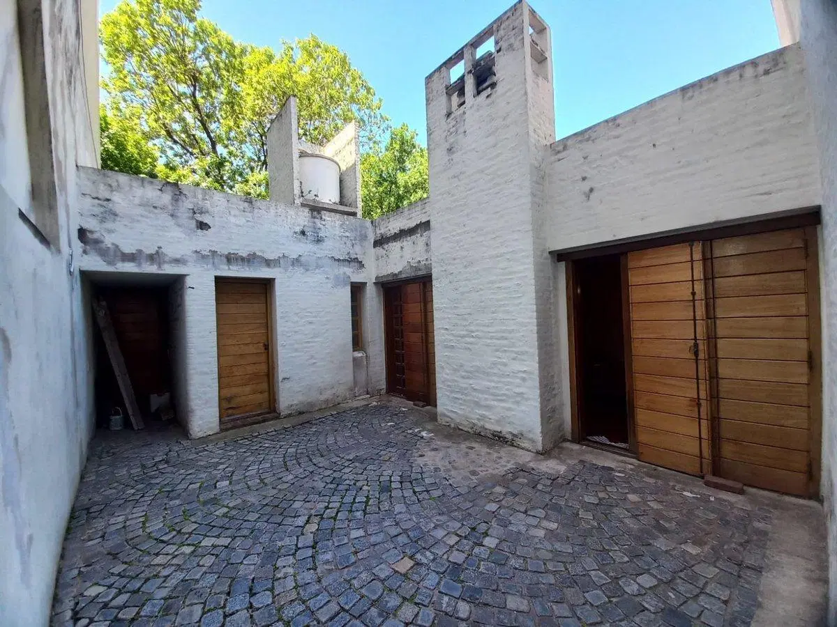 Venta casa 5 amb quincho, patio, cochera Devoto 3