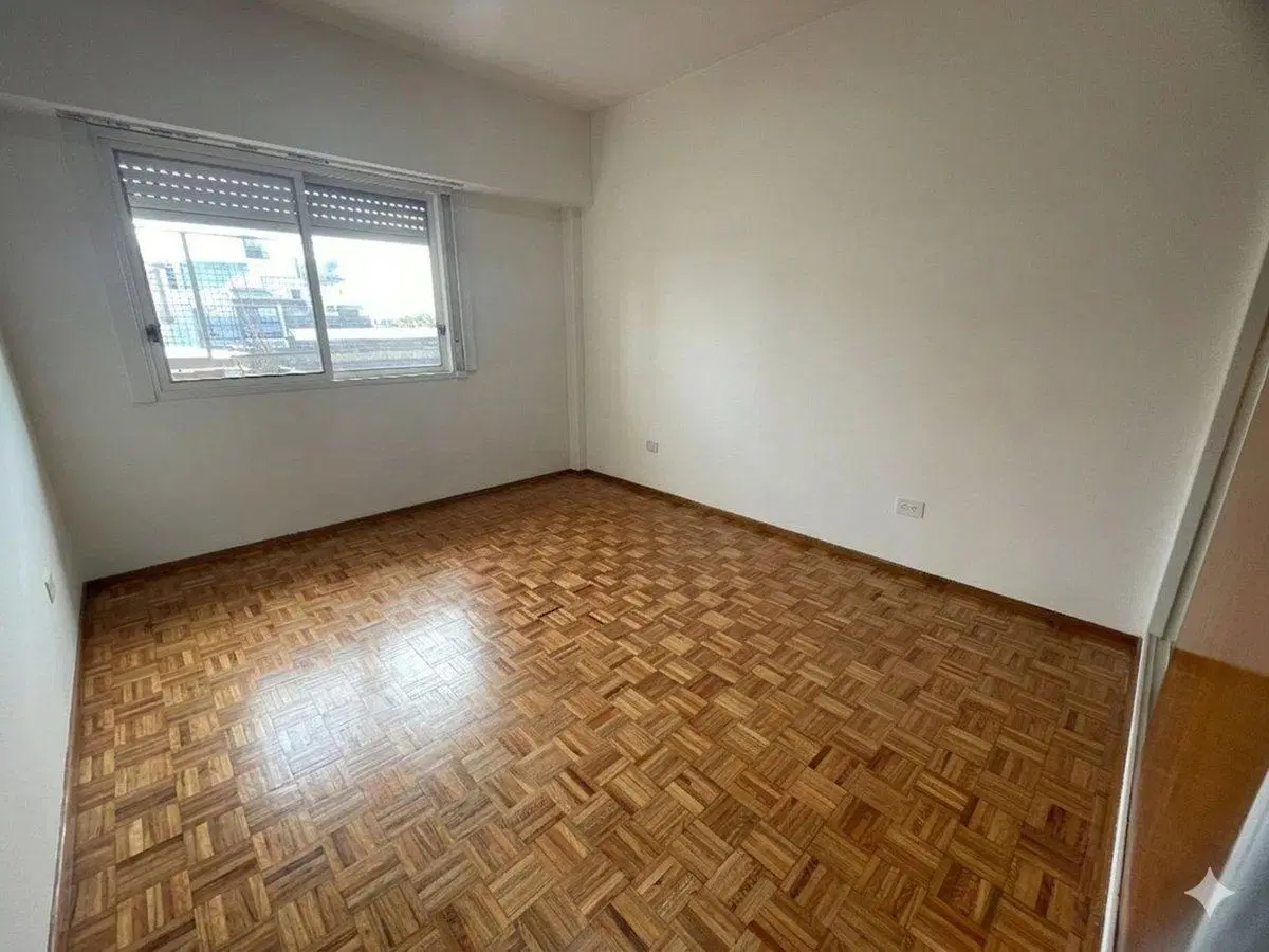 EN VENTA Impecable 3 Ambientes con Cochera Doble 4