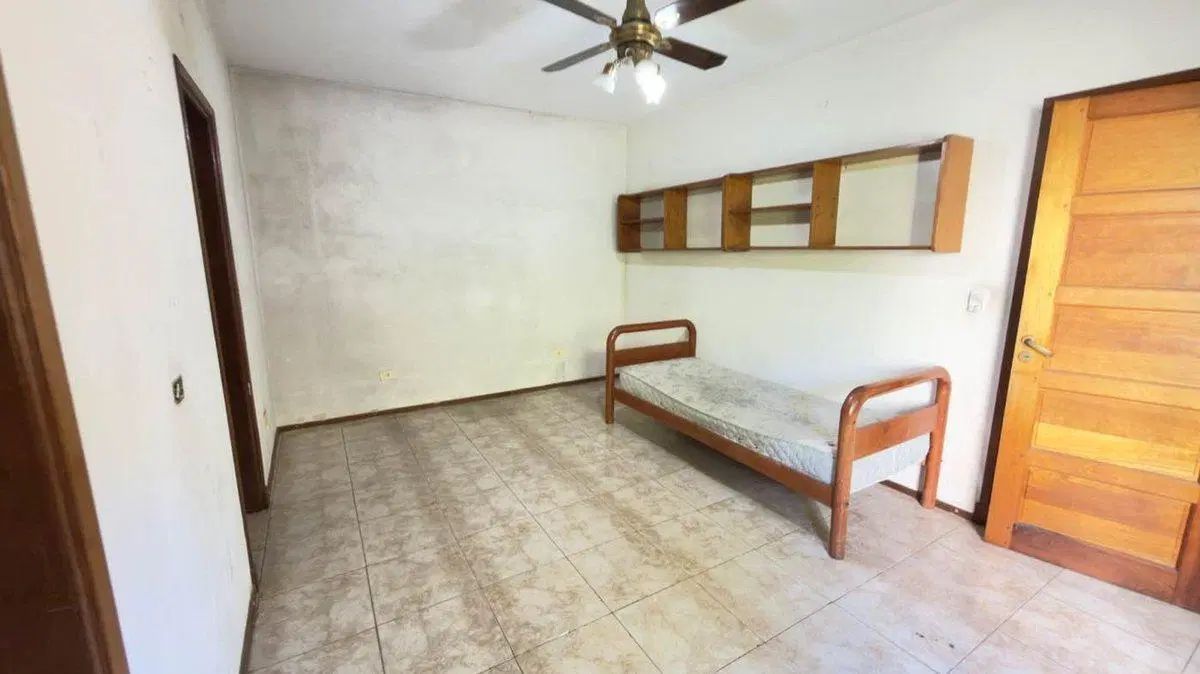 Venta casa a refaccionar en Martinez 5