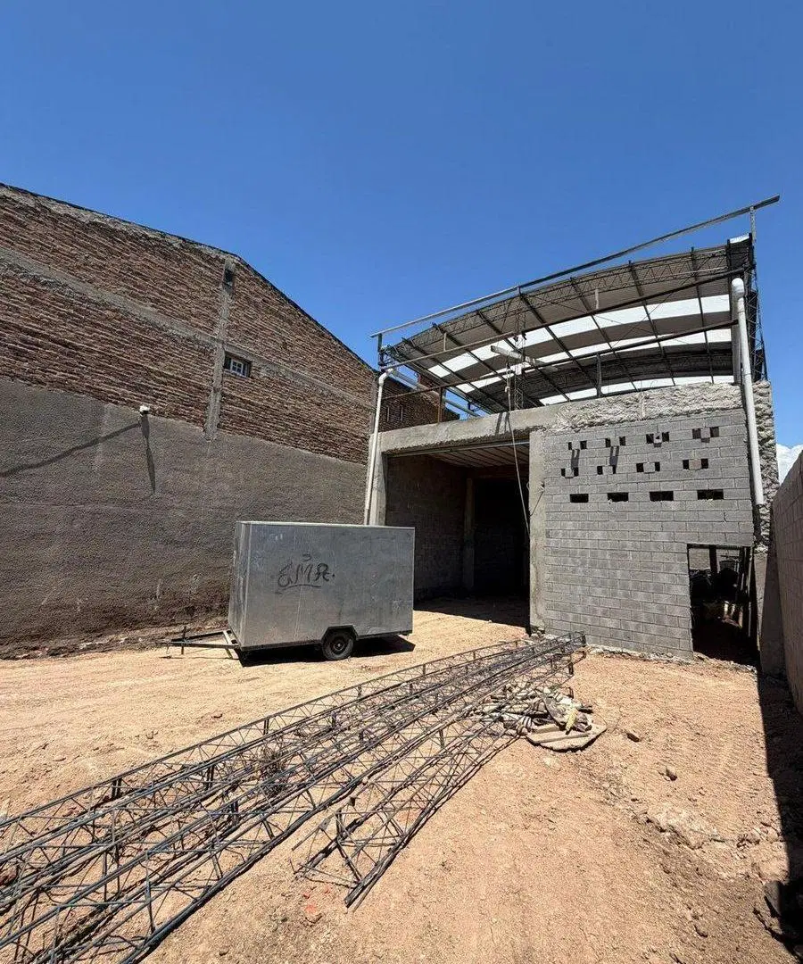 Venta Galpón en José León Suárez 2